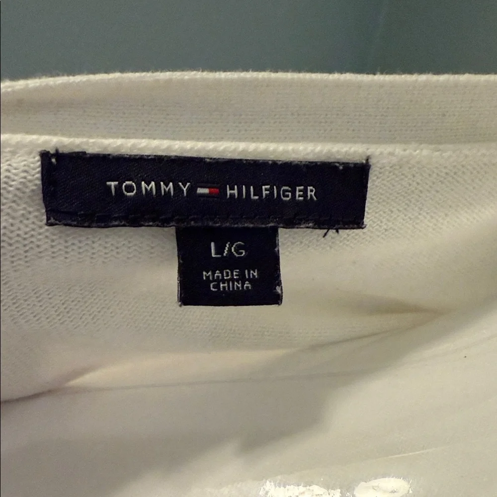 Tommy Hilfiger White and Gray Polka Dot V-Neck Top - Picture 2 of 8